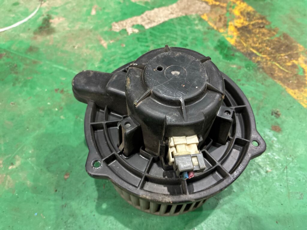 Мотор печки на Hyundai Accent MC 97113-1E000