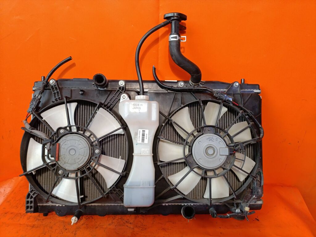 Радиатор ДВС на Honda Freed Spike GB3 L15A