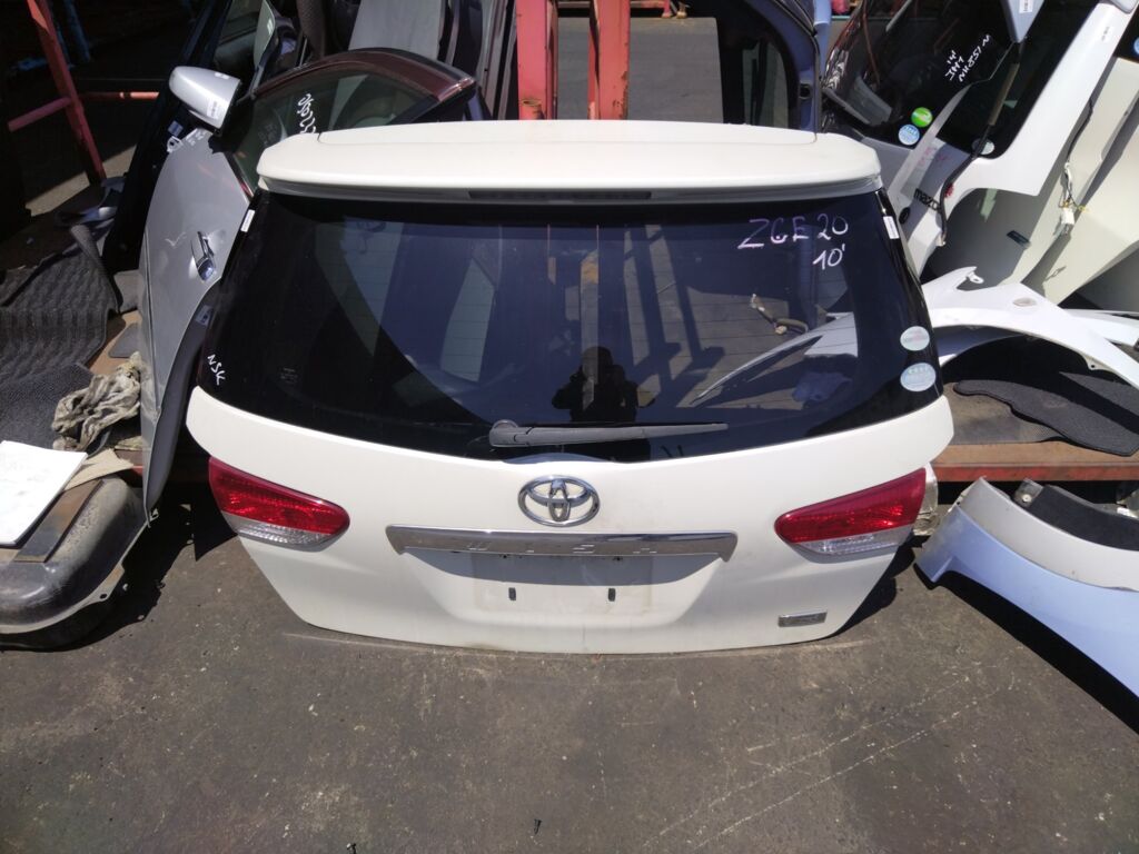 Дверь задняя на Toyota Wish ZGE20G 68-18