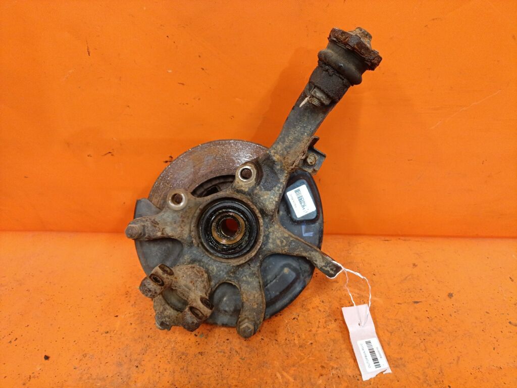 Ступица на Nissan Atlas R8F23 QD32 40015-20N00, Переднее Левое расположение