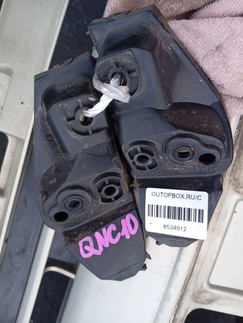 Крепление бампера на Toyota Passo QNC10 52115-B1010  52116-B1010, Переднее расположение