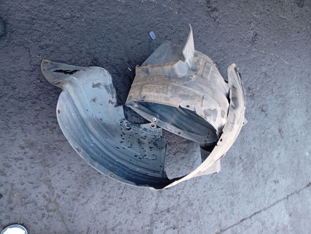 Подкрылок на Mazda Demio DY5W ZY-VE, Переднее расположение