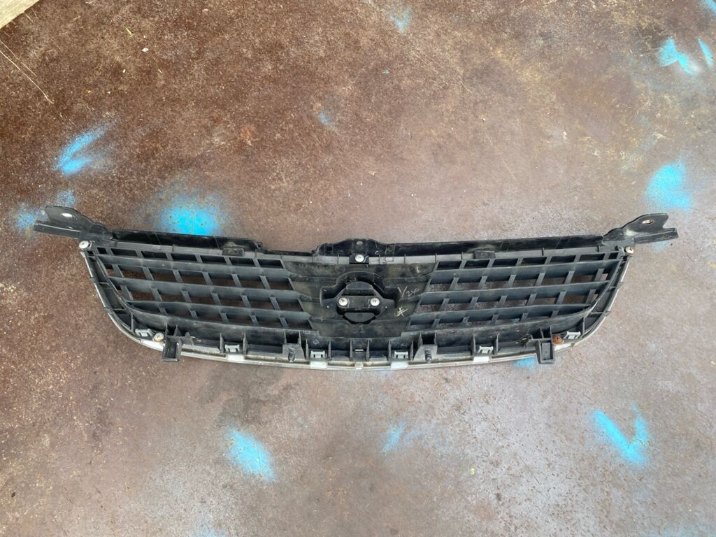 Решетка радиатора 623104M460 на Nissan Sunny FB15 Фото 2