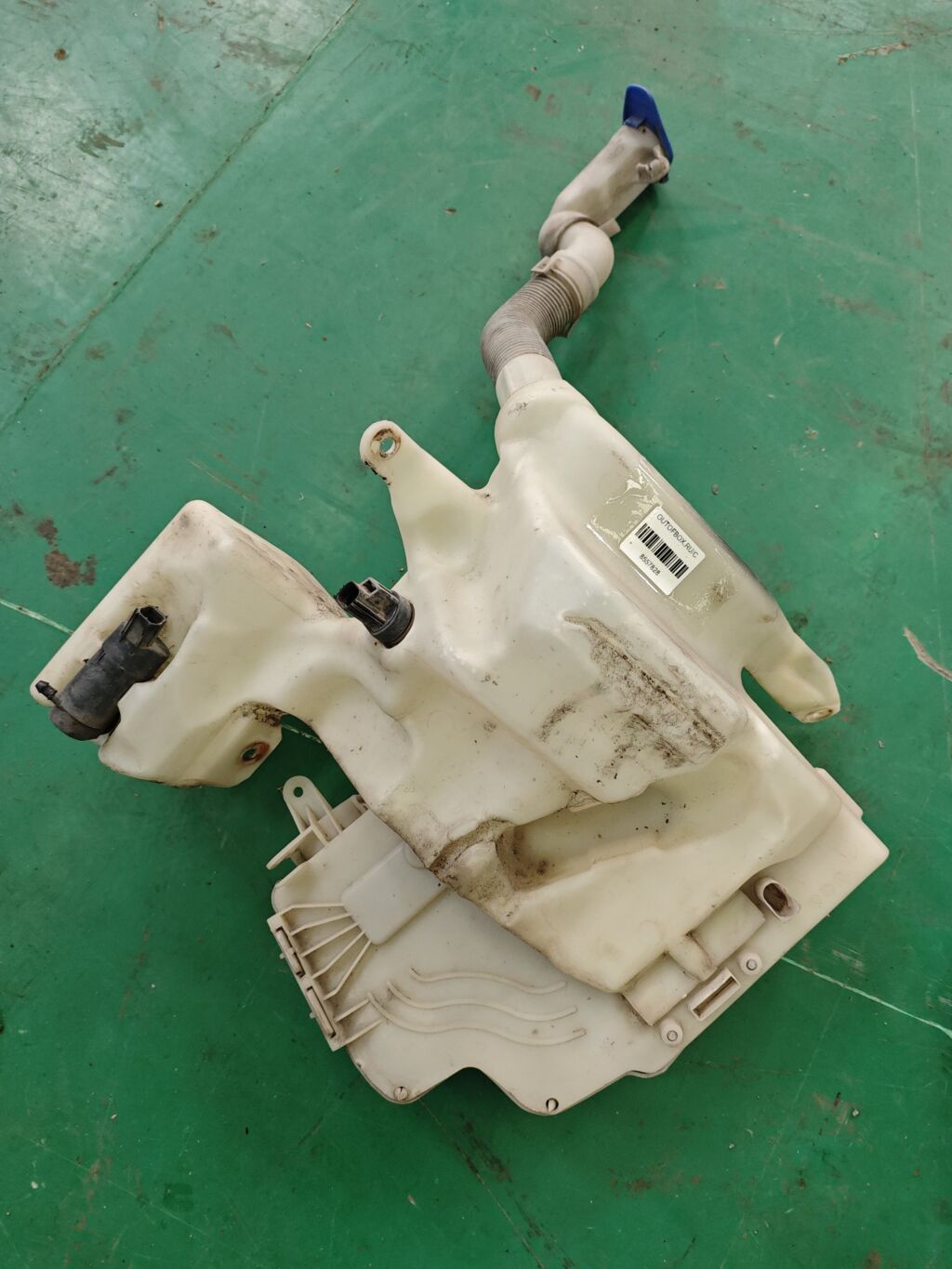 Бачок омывателя на Ford Mondeo 4 7S71-17B613-BA  6G91-12A659-AB