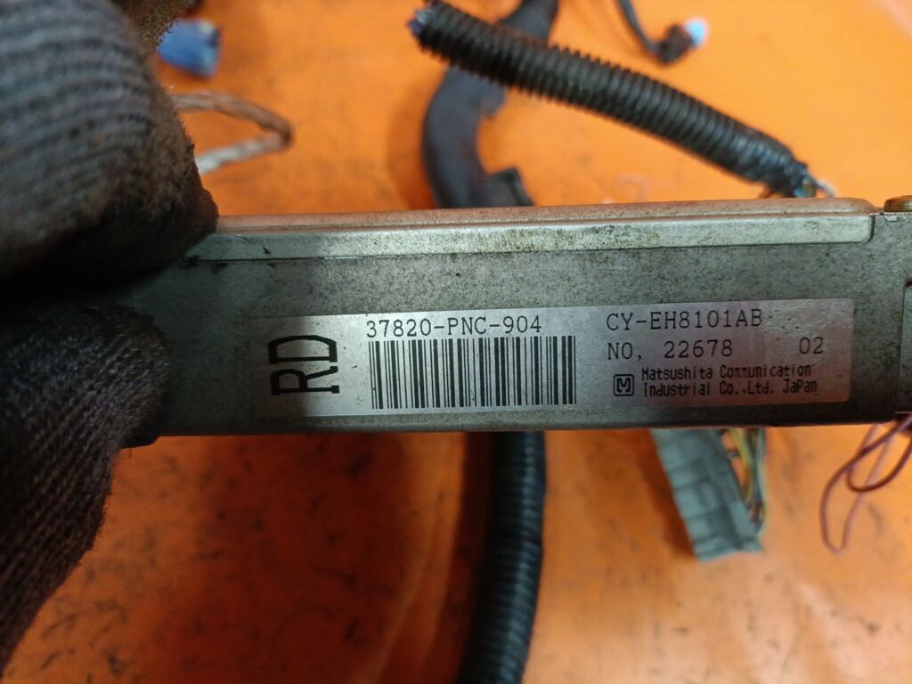 Блок EFI 37820-PNC-904 на Honda Stepwgn RF3 K20A Фото 2