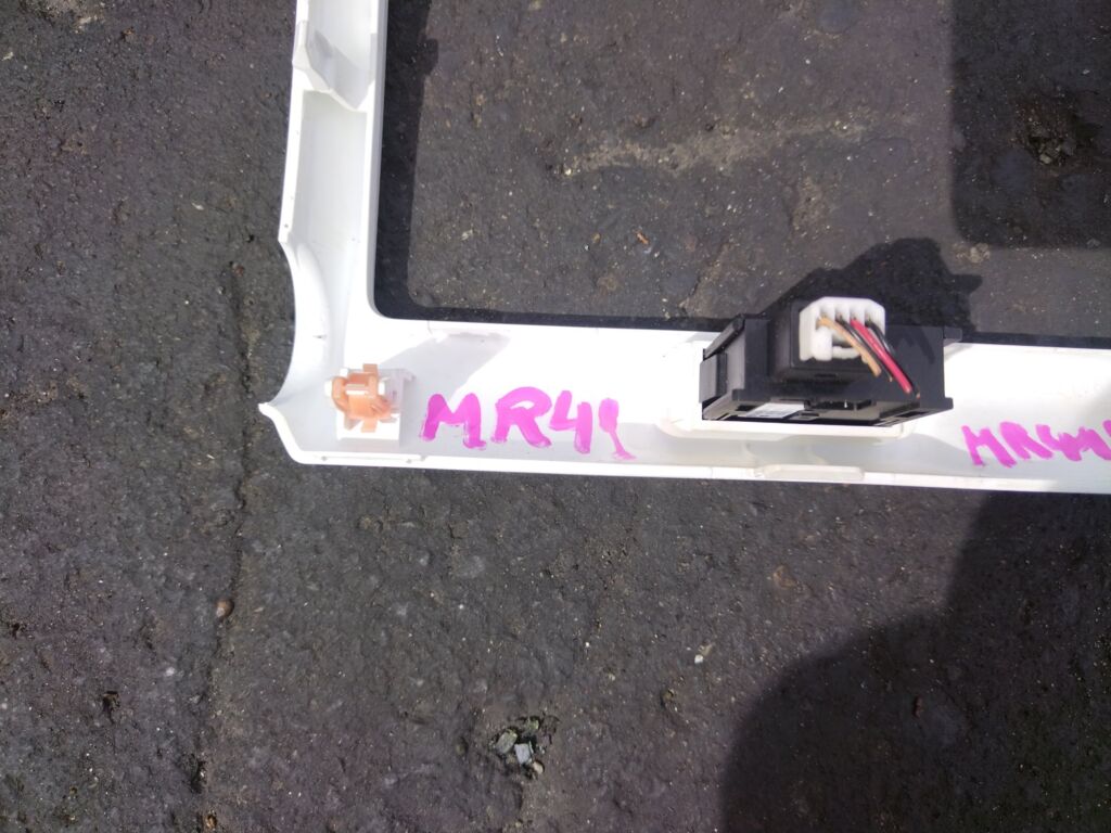 Консоль магнитофона 73821-65P3 на Suzuki Hustler MR41S Фото 2