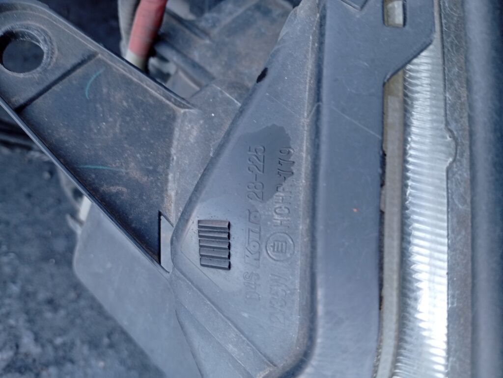 Фара 28-225 28-225 на Toyota Voxy ZRR70G Фото 2