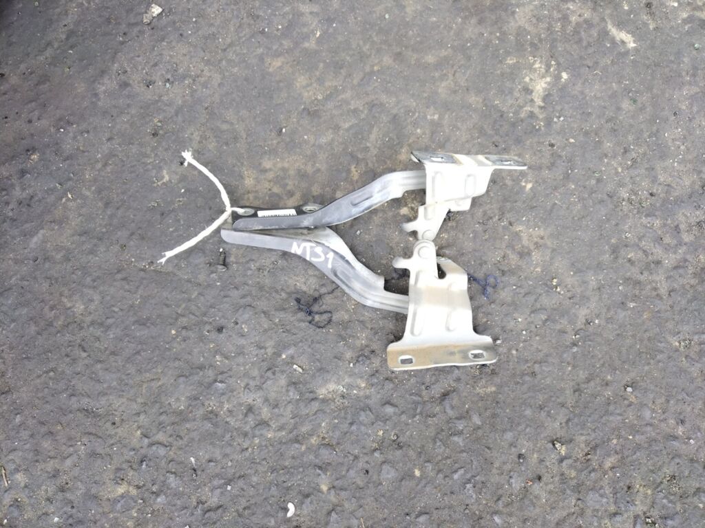 Крепление капота на Nissan X-Trail NT31