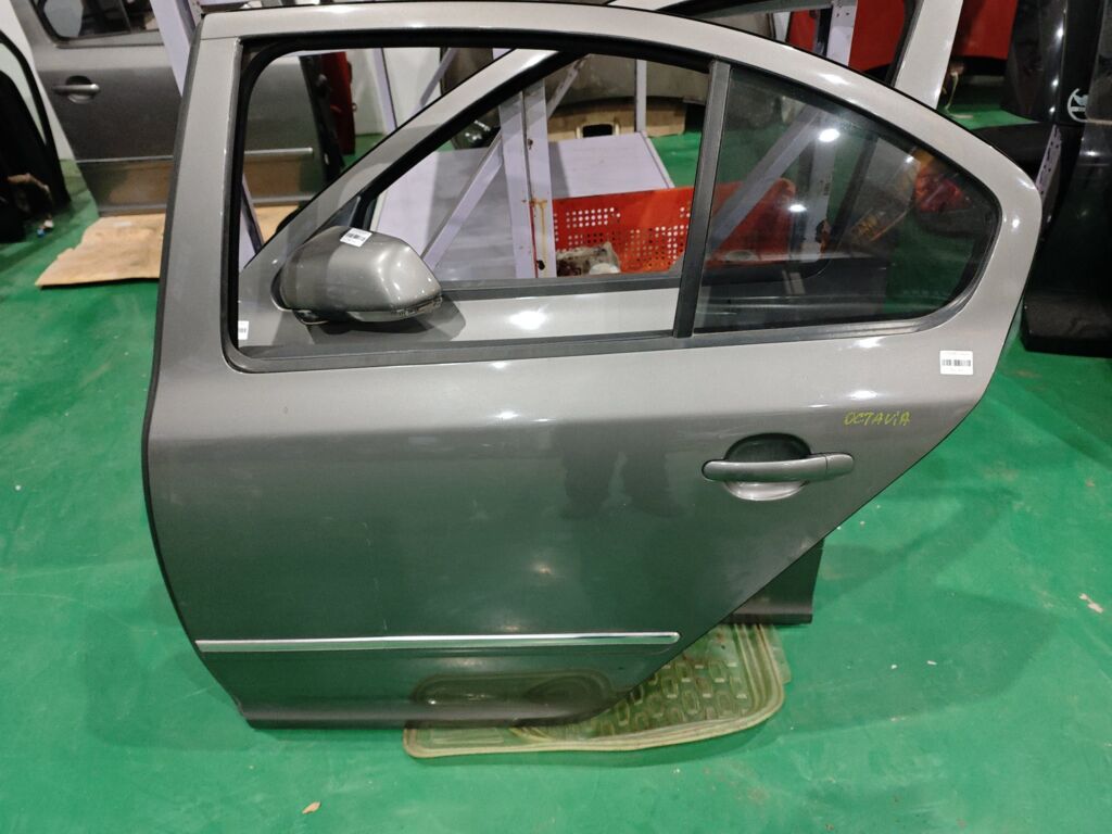 Дверь боковая на Skoda Octavia, Заднее Левое расположение
