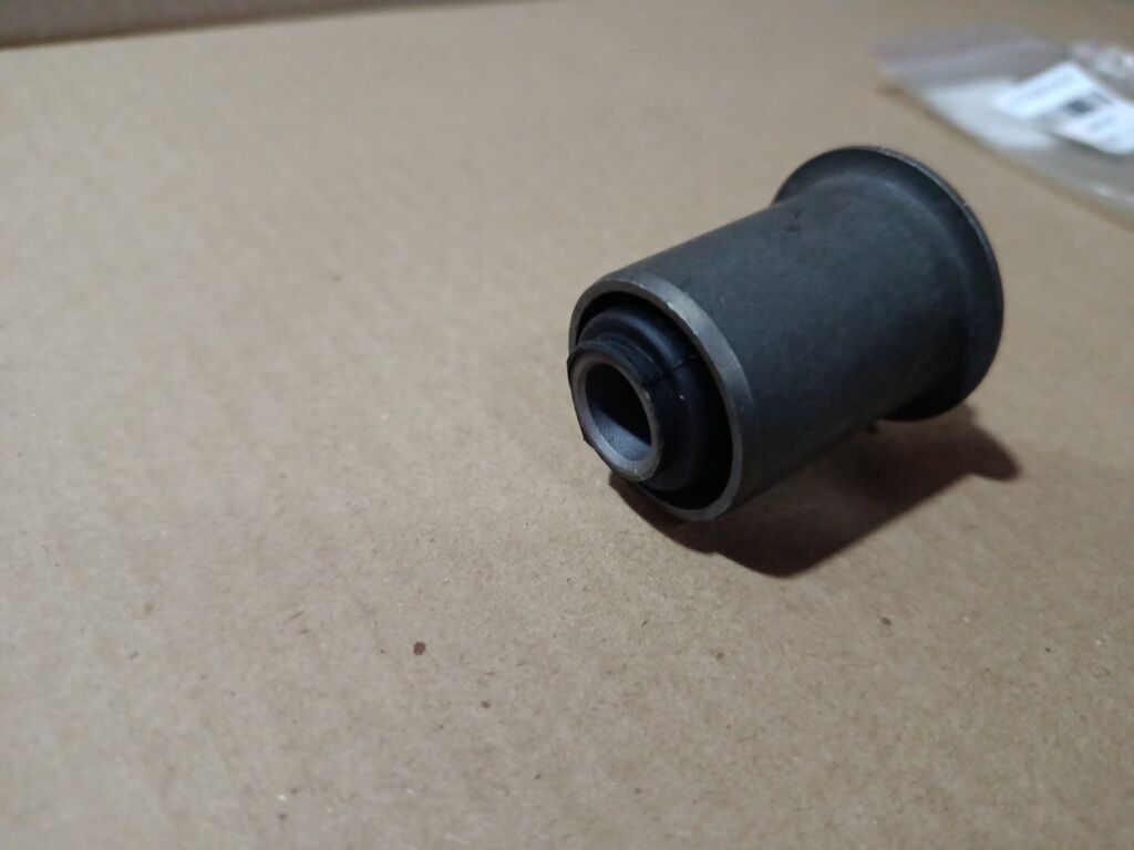 Сайлентблок на Hyundai Sonata CB-H043, Переднее расположение