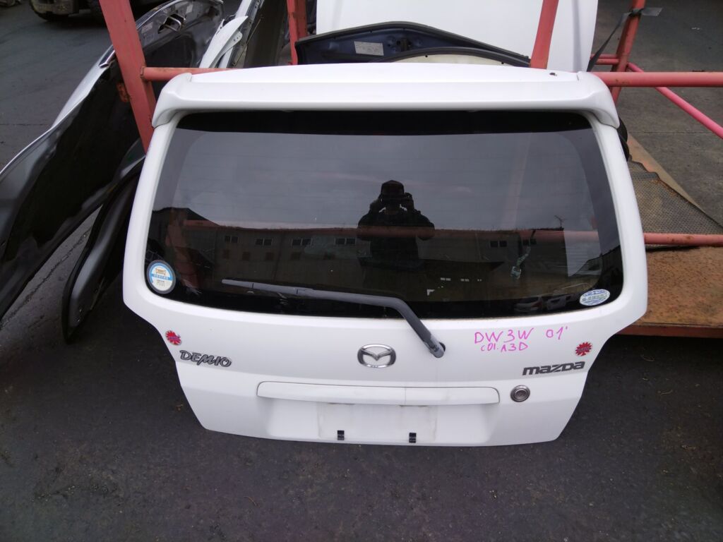 Дверь задняя на Mazda Demio DW3W