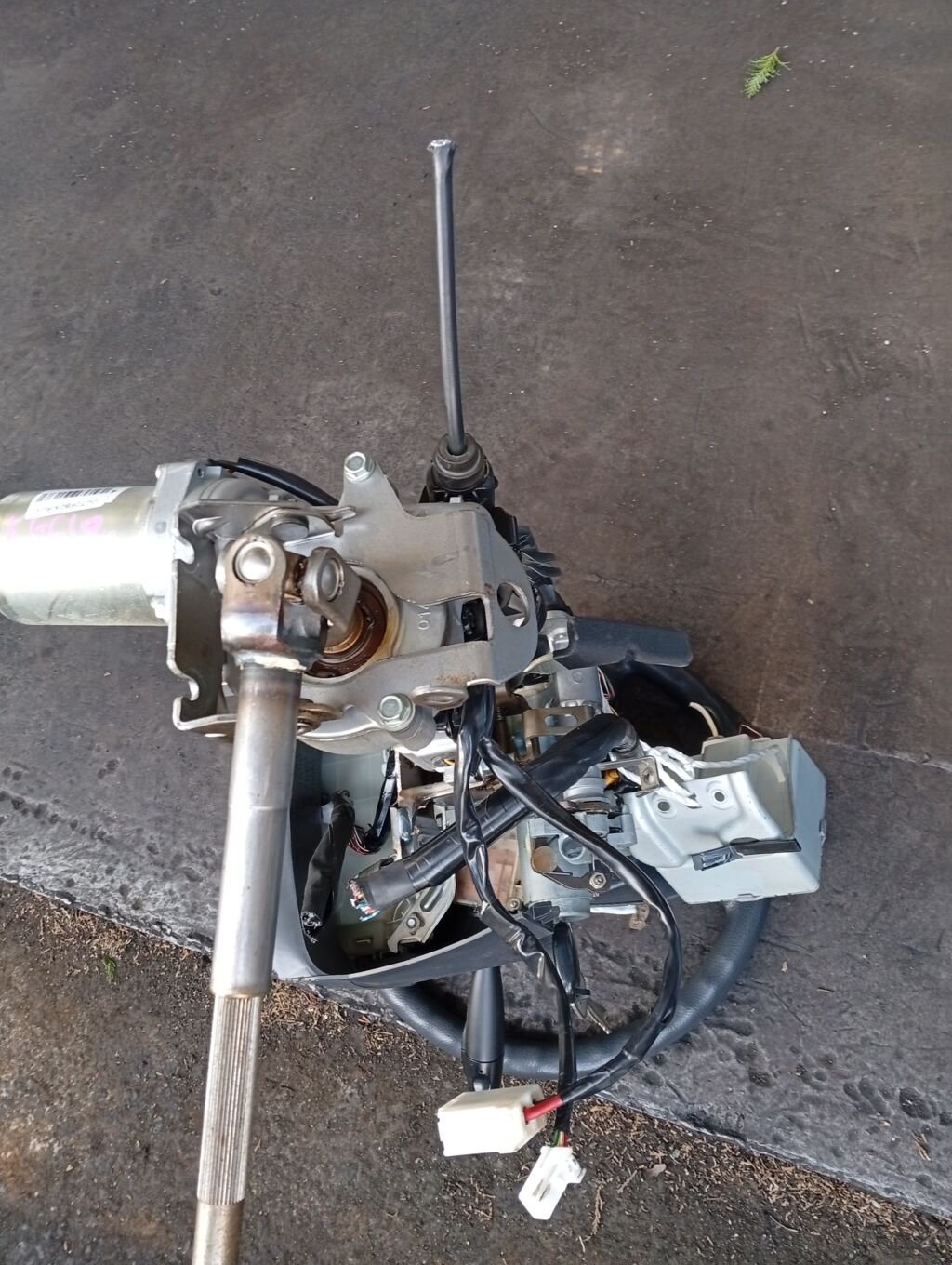 Рулевая колонка на Toyota Passo KGC10