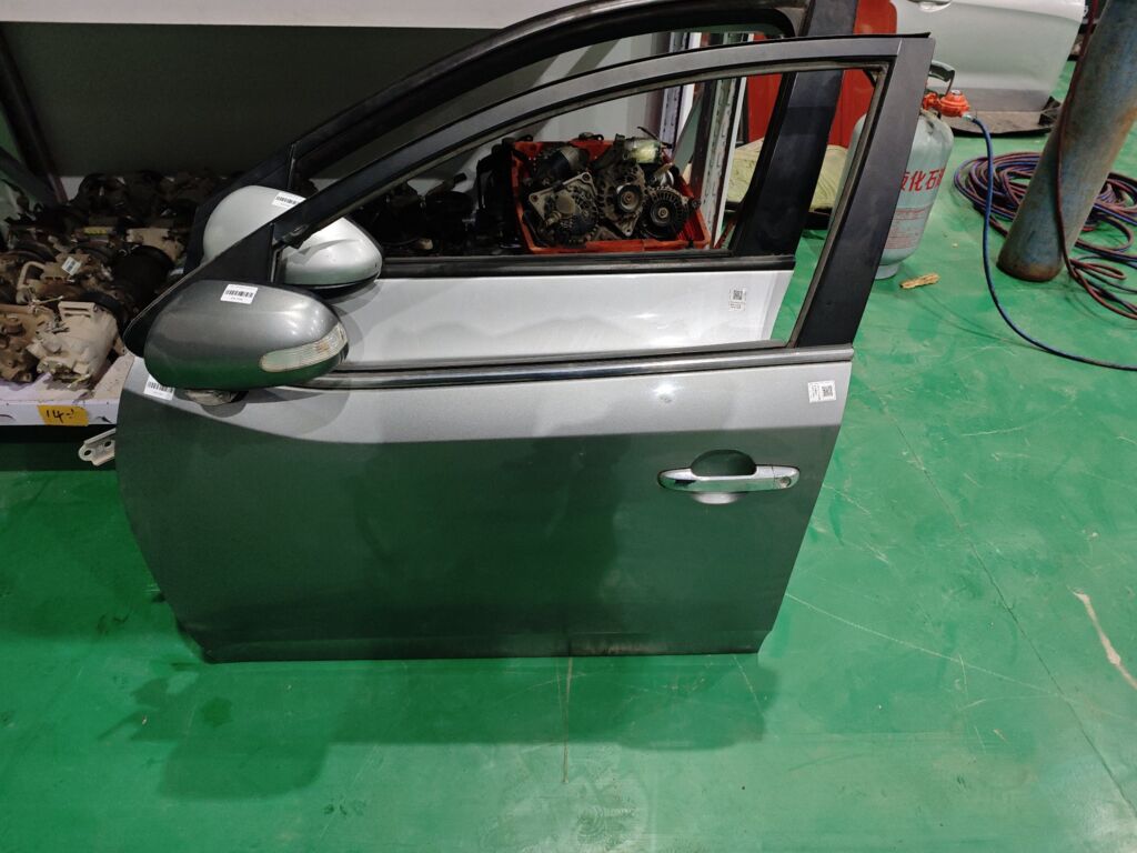 Дверь боковая на Kia Cerato TD, Переднее Левое расположение