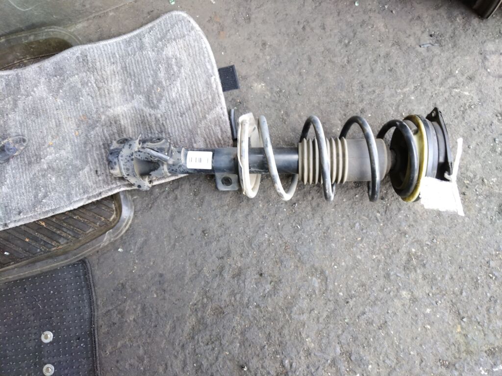 Стойка амортизатора на Nissan Tiida C11 HR15DE 333390  54302 ED025  54302 ED50B  543021A11B  54302CJ40C  54302CJ41C  54302EC80A  54302ED001  54302ED002  54302ED00A  54302ED501  54302ED50A  54302ED525  54302EE40A  54302EE50A  54302EE50B  54302EE90A  54302EF80A  54302EL00A  54302EM01A  54302EM20A  54302EM30C  54302EU50A  54302EU51A  54302ZN90A  CR-049-3826  CR-049FR-C11  E4302 EC80A  E4302 EE90A  E4302 EL00A  E4302 EM01A  E43021A11B  E4302EC85B  E4302ED00A  E4302EE40A  E4302EM20A  E4302EM30C  E4302EU50A  E4302EU51A  E4302ZN90A  E4302ZV90E  E4C021A11B  E4C02EE90A  E4C02EL00A  E4C02EL00B  E4C02EU51A  SJ-049-3826  SJ-049FR-C11  ST-049-3826, Переднее Правое расположение