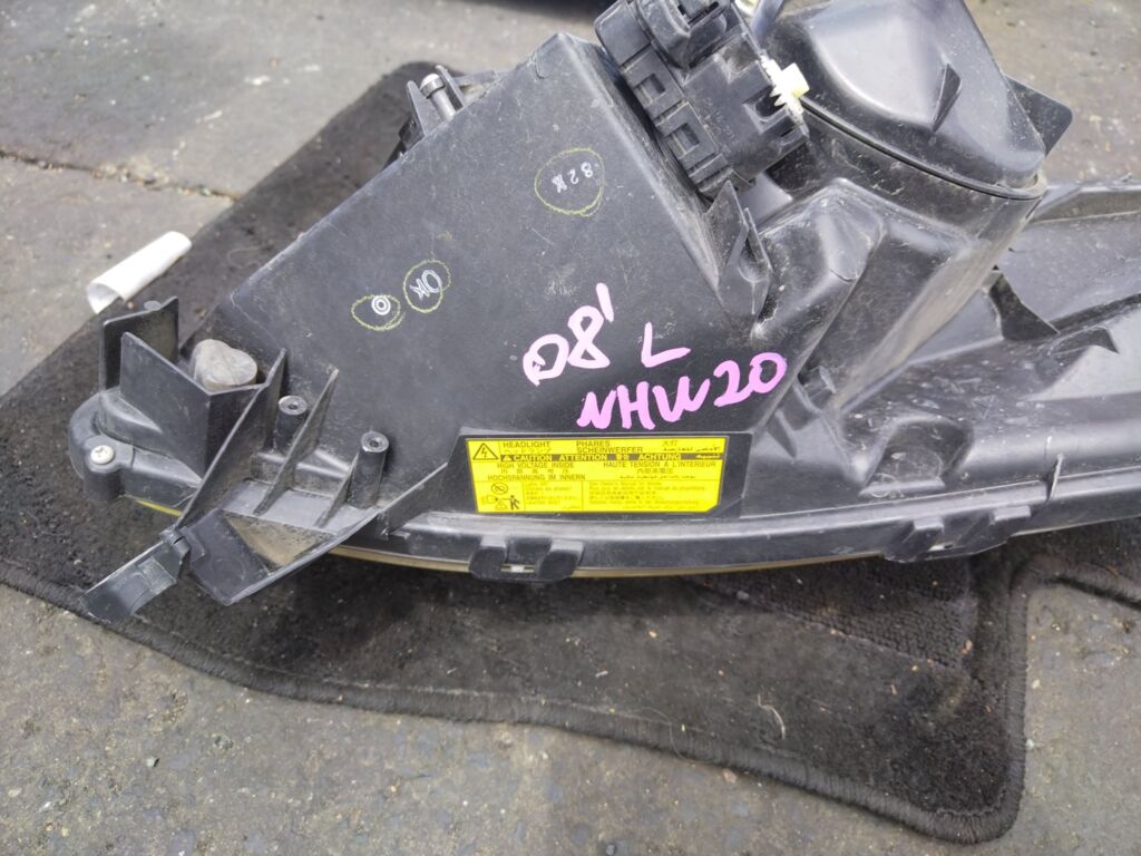 Фара на Toyota Prius NHW20 47-24 212-11G7-LDEML  47-16L, Левое расположение