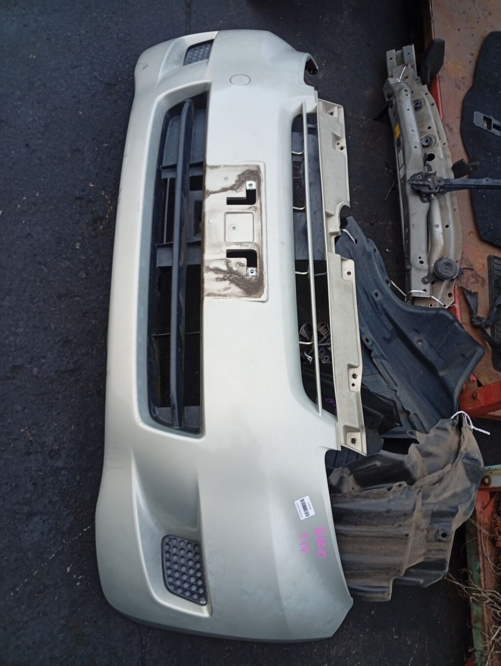 Бампер 52119-B1100 на Toyota Passo QNC10 Фото 2