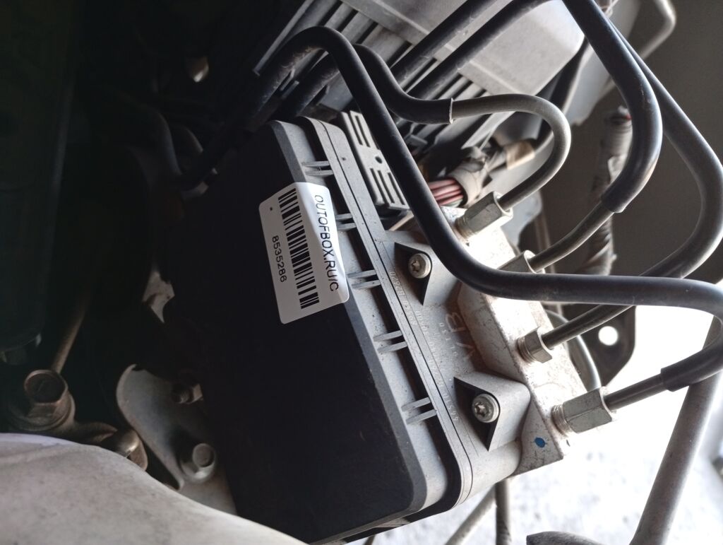 Блок ABS 44510-B2760, 89540-B2620, 116040-3600 на Daihatsu Move LA100S KF-VE Фото 2