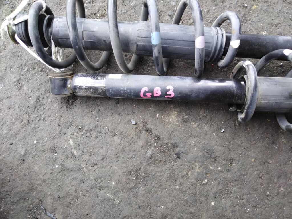 Амортизатор на Honda Freed GB3 52610-SYY-0240, Заднее расположение