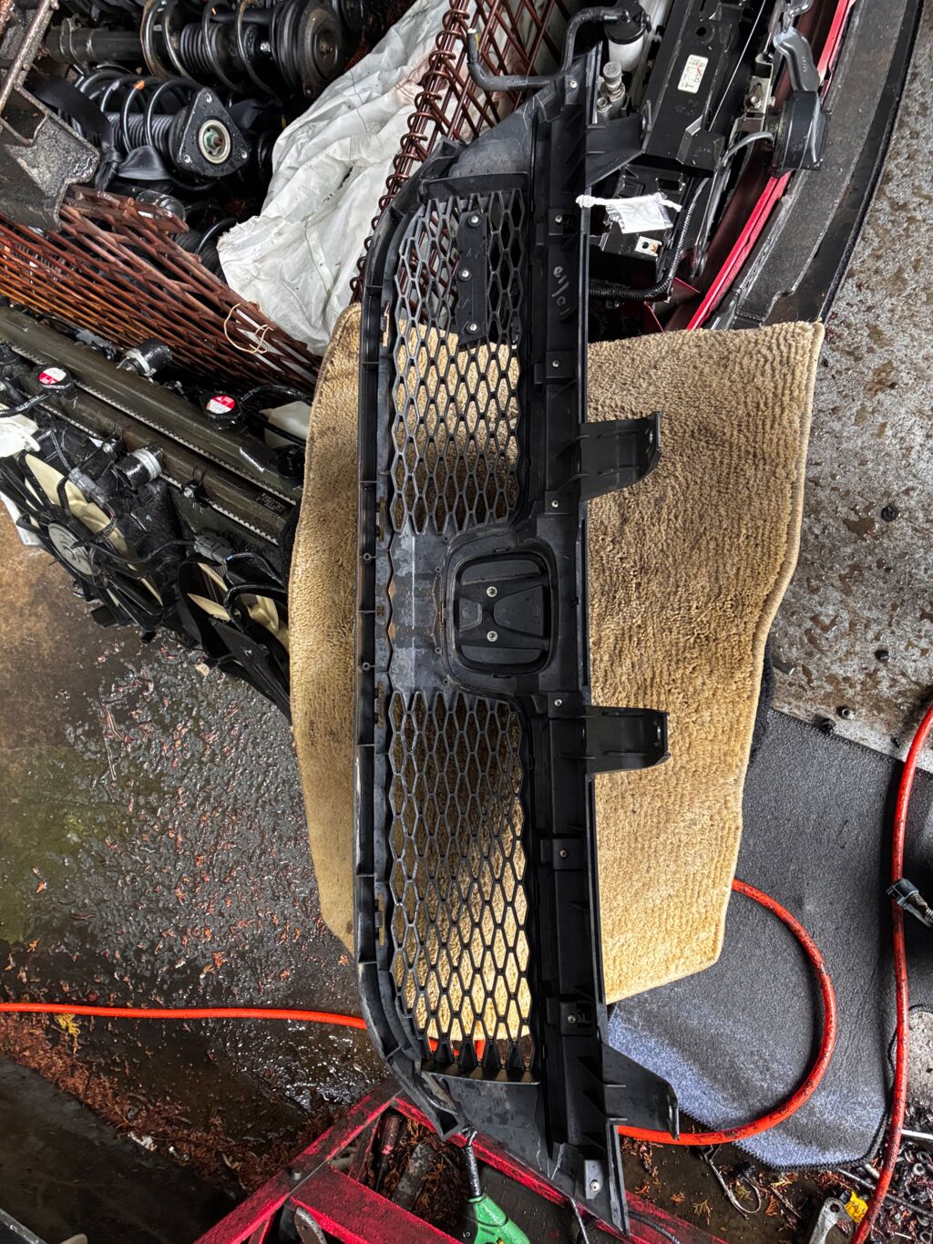 Решетка радиатора на Honda Stream RN6