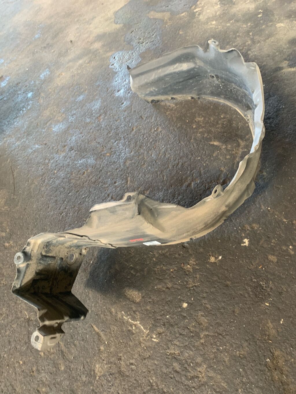 Подкрылок на Nissan Bluebird Sylphy FG10 QG15DE 63843-4M710, Переднее Левое расположение