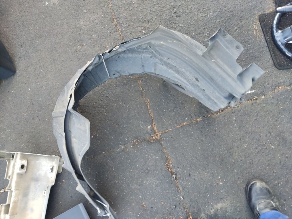 Подкрылок на Toyota Passo KGC30 1KR-FE 53875-B1090  53876-B1090, Переднее расположение