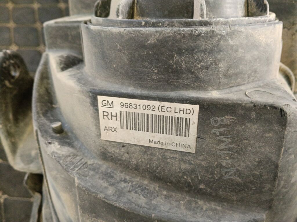 Фара на Chevrolet Aveo T300 96831092, Правое расположение