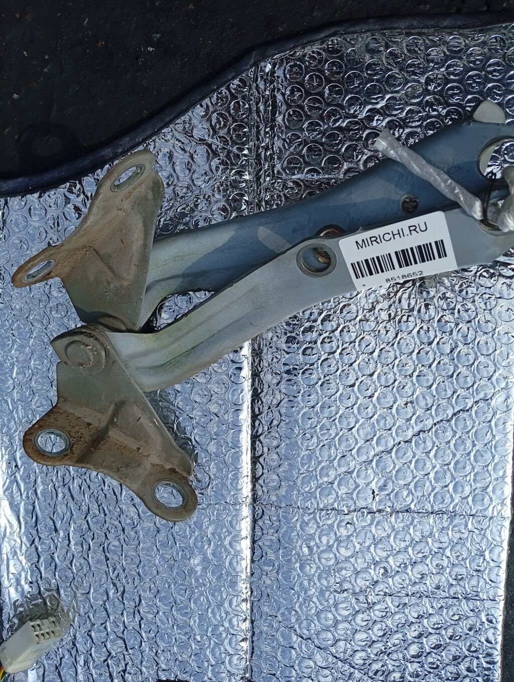 Крепление капота на Toyota Mark II GX90 53410-22100  53410-30110  53420-22100  53420-30110