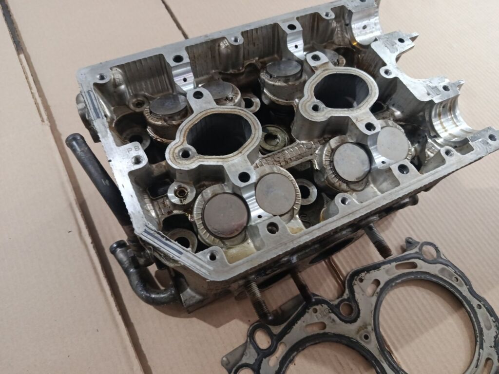 Головка блока цилиндров на Subaru Legacy Wagon BH5 EJ206 Фото 4