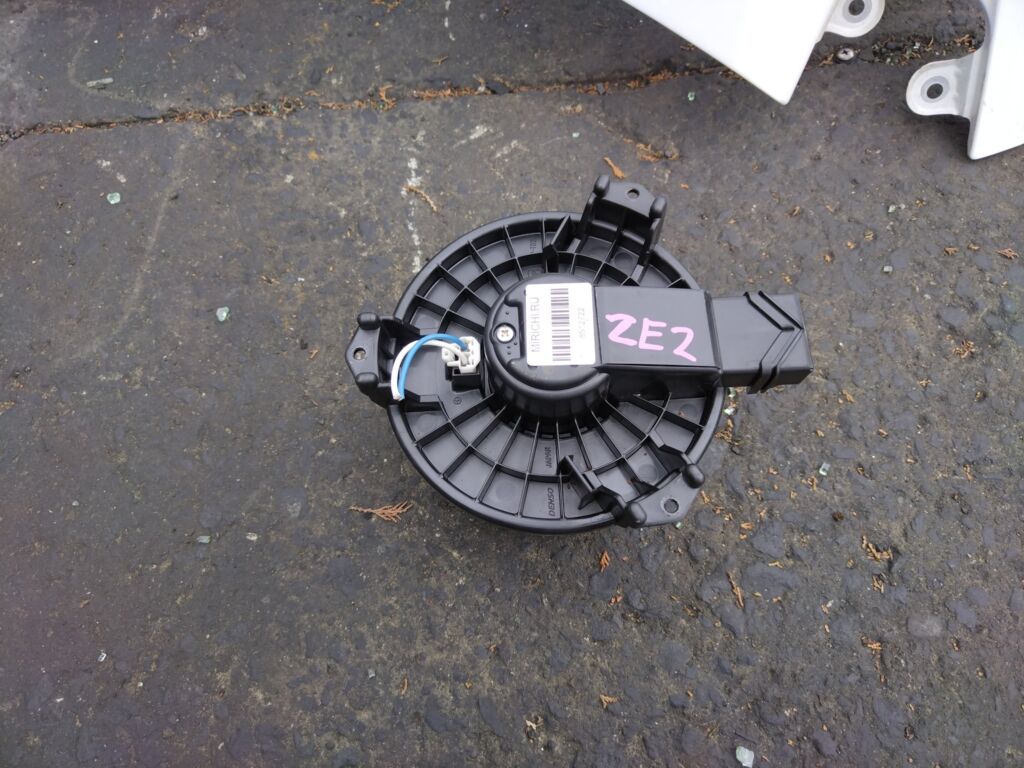 Мотор печки на Honda Insight ZE2 Фото 2