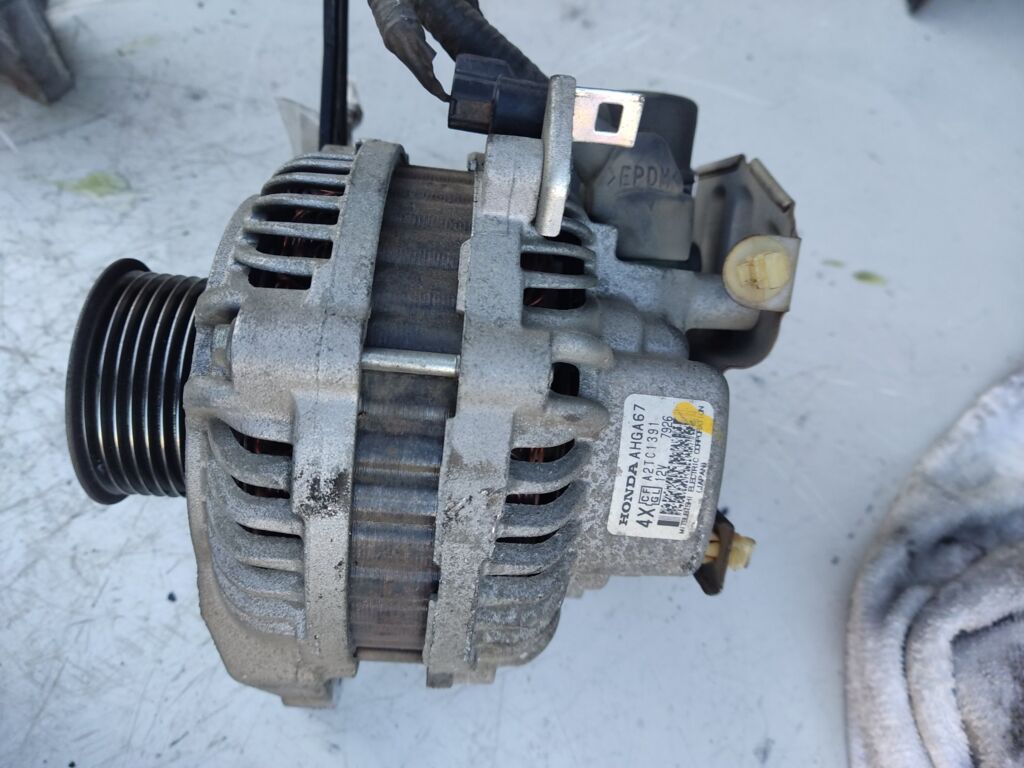 Генератор на Honda Stream RN6 R18A