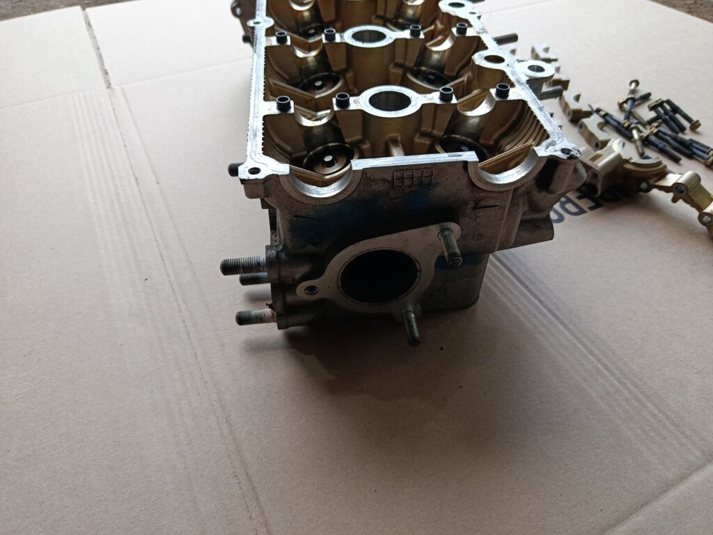 Головка блока цилиндров на Suzuki Sx4 YA11S M15A Фото 5