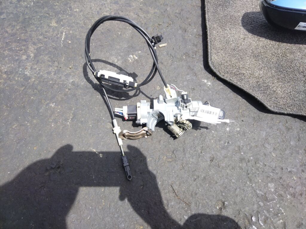 Замок зажигания на Mazda Demio DW3W Фото 2