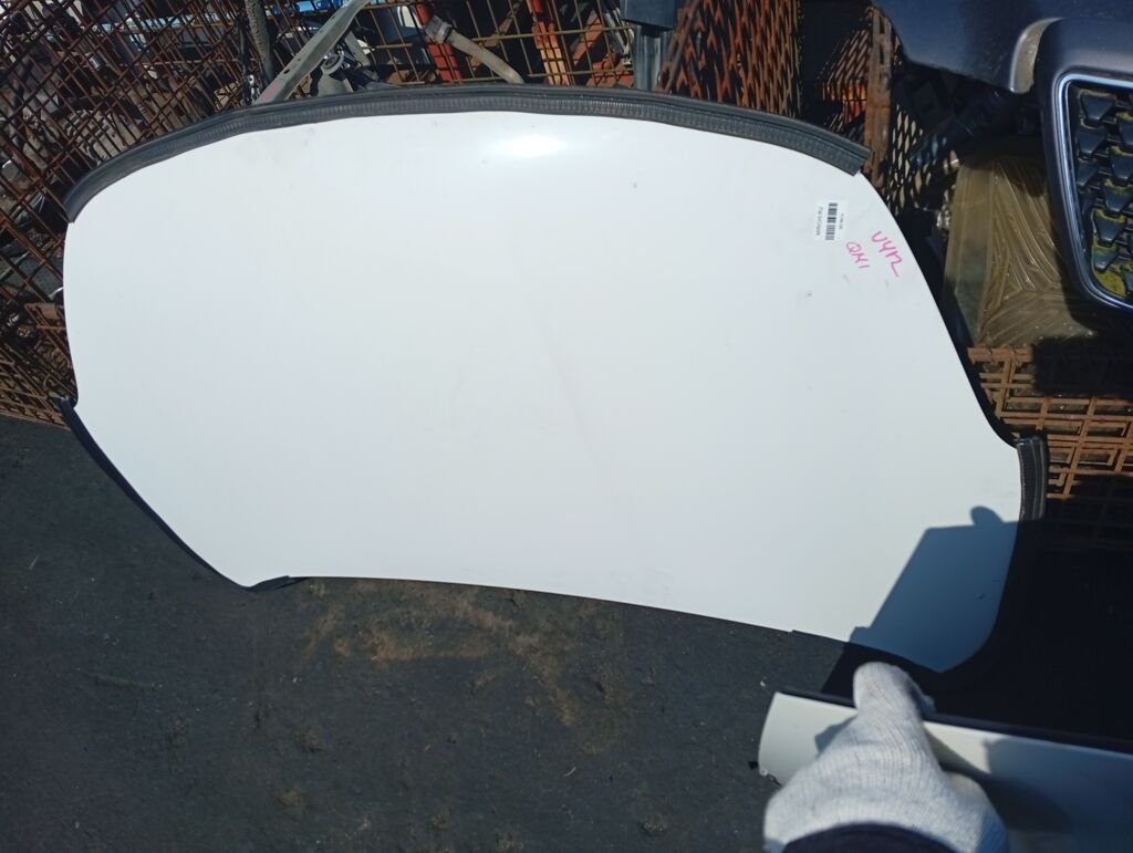 Капот на Nissan Ad Van VY12