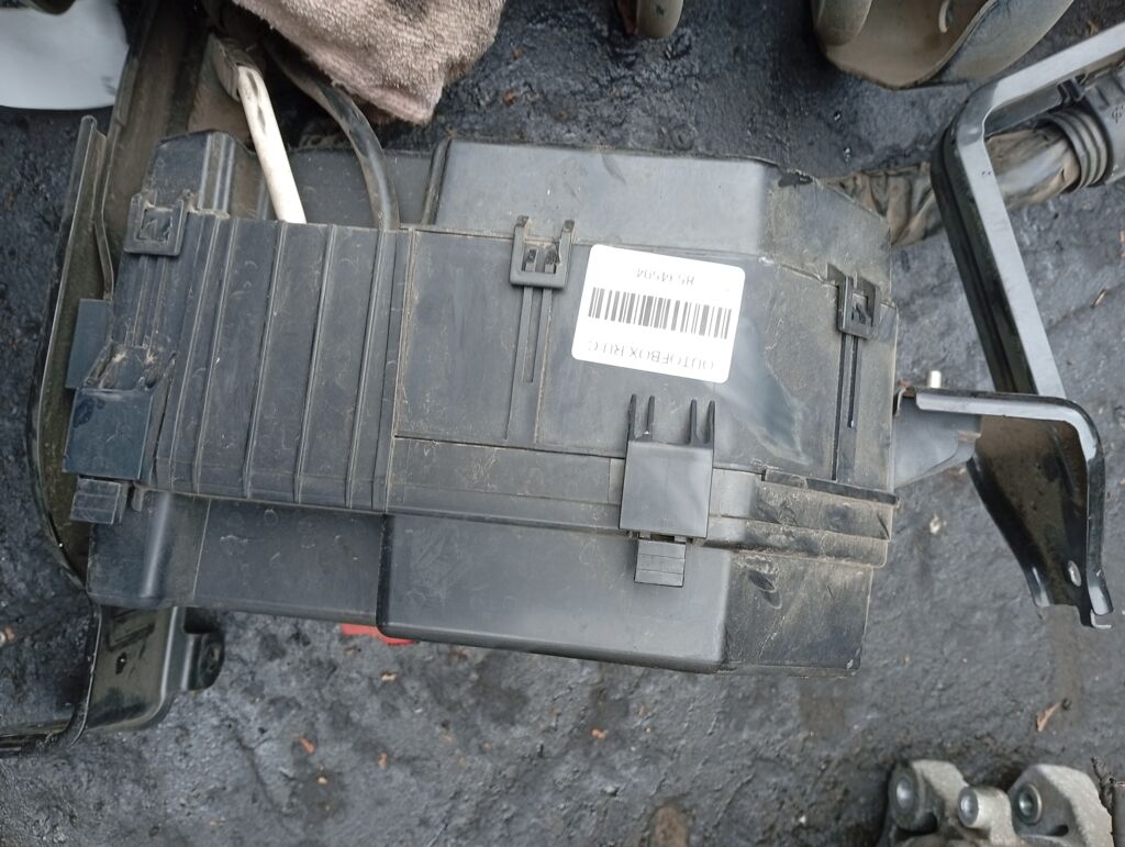 Блок предохранителей на Honda Stepwgn RK5 R20A