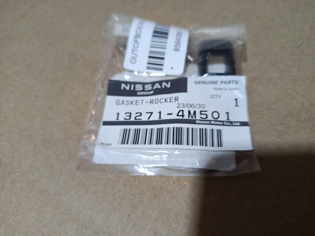 Прокладка клапанной крышки NISSAN 13271-4M501 на Nissan Ad Van VY11 Фото 3