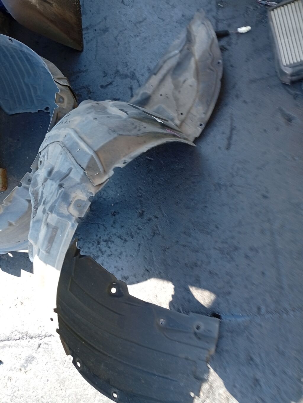 Подкрылок на Mazda Axela BL5FW ZY-VE, Переднее Правое расположение