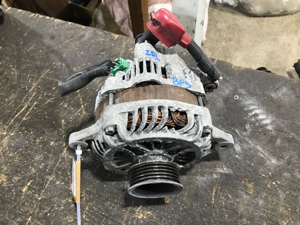 Генератор на Subaru Legacy Wagon BP5 EJ203 23700AA521  	23700AA522  23700AA520