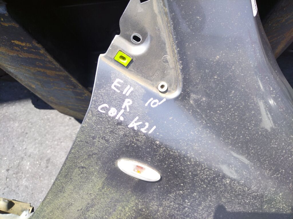 Крыло переднее на Nissan Note E11, Правое расположение