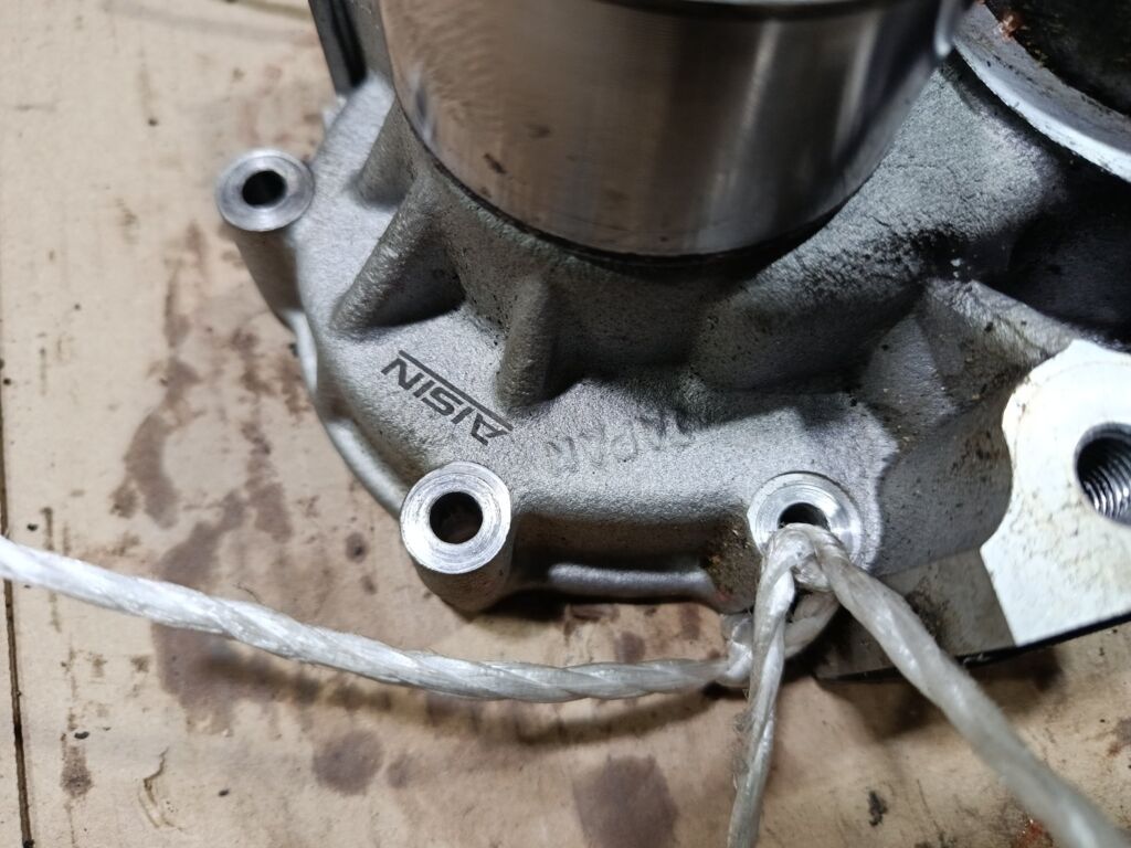 Помпа AISIN на Subaru Legacy Wagon BH5 EJ206 Фото 4