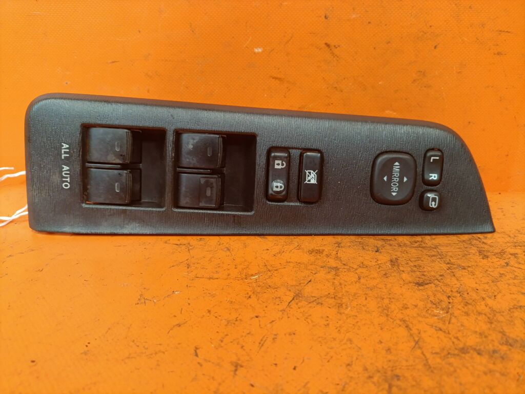Блок упр-я стеклоподъемниками на Toyota Noah ZRR70G 84040-33080, Переднее Правое расположение
