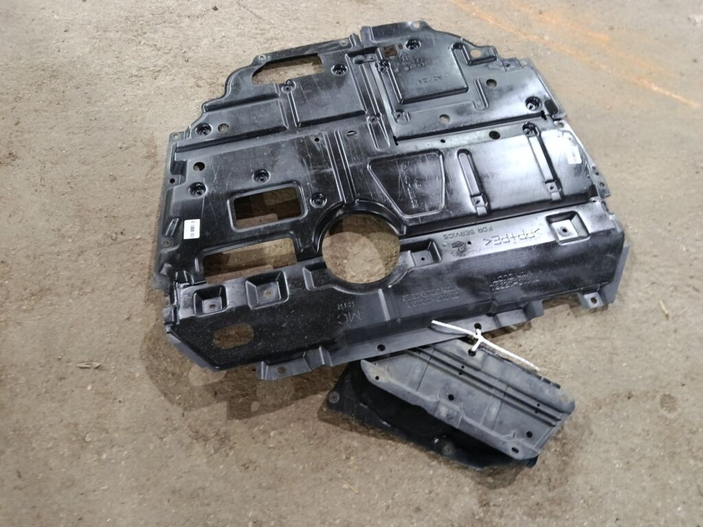 Защита двигателя 51410-12081 на Toyota Prius ZVW30 Фото 2