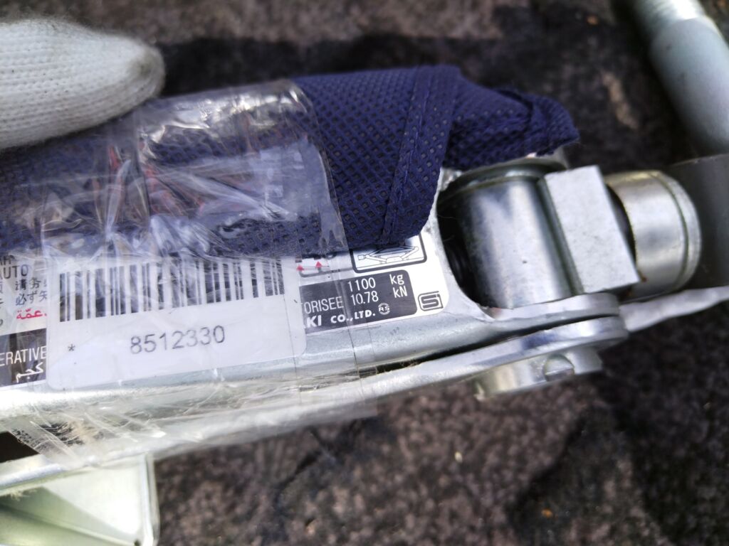 Домкрат на Honda Freed GB3