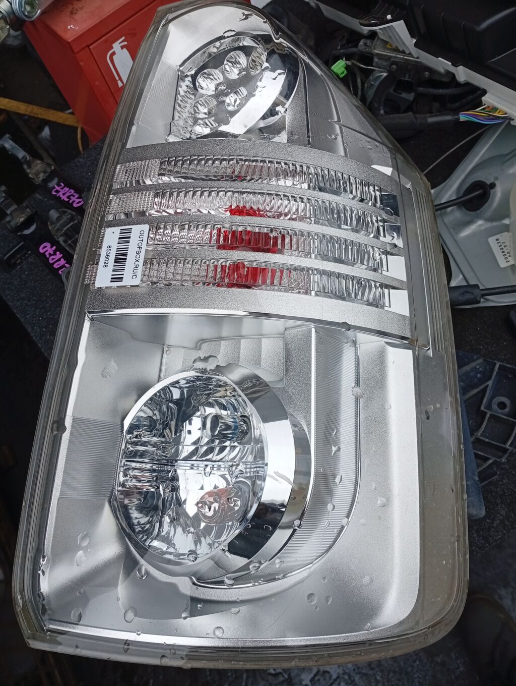 Стоп на Toyota Voxy ZRR70G 28-199, Правое расположение