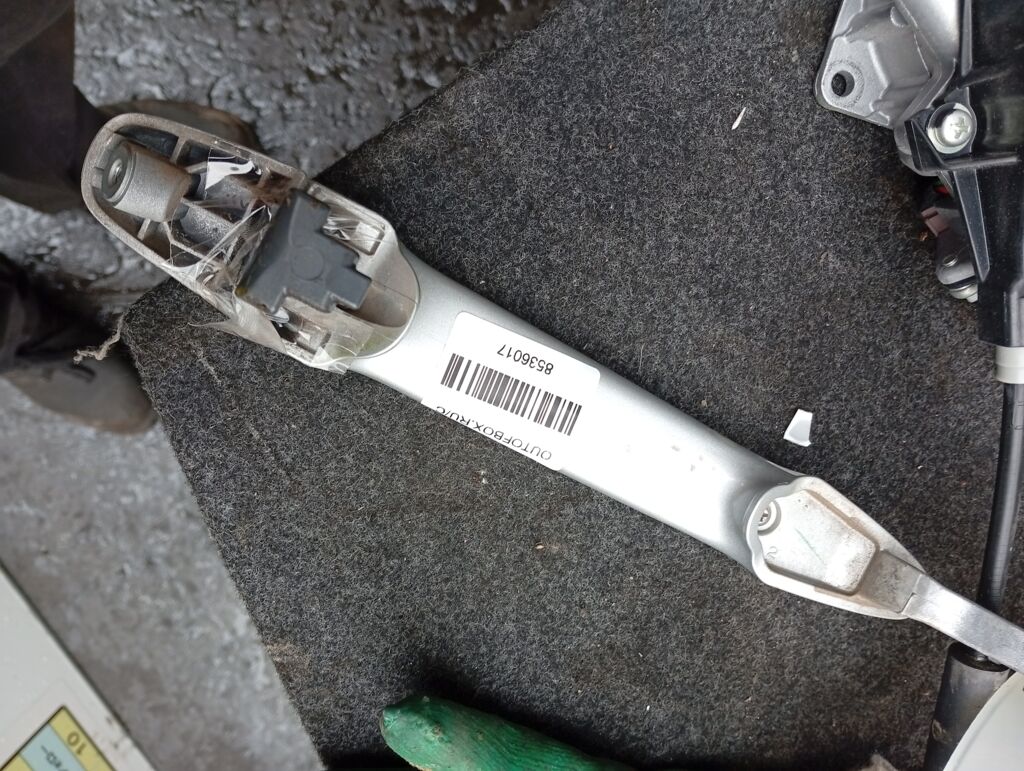 Ручка двери на Toyota Noah ZRR70G, Заднее расположение