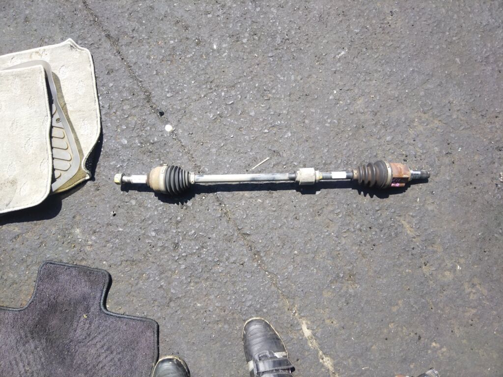 Привод на Nissan Note E11 HR15DE, Переднее Правое расположение