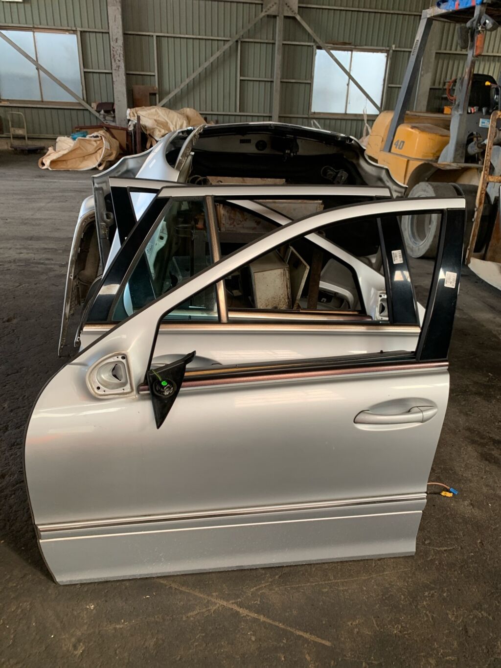 Дверь боковая на Mercedes-Benz C-Class Station Wagon S203.246, Переднее Левое расположение