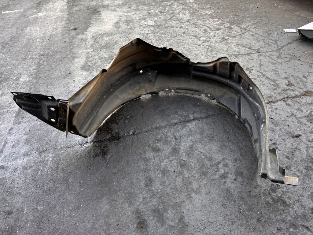 Подкрылок на Toyota Aqua NHP10 1NZ-FXE, Переднее Правое расположение