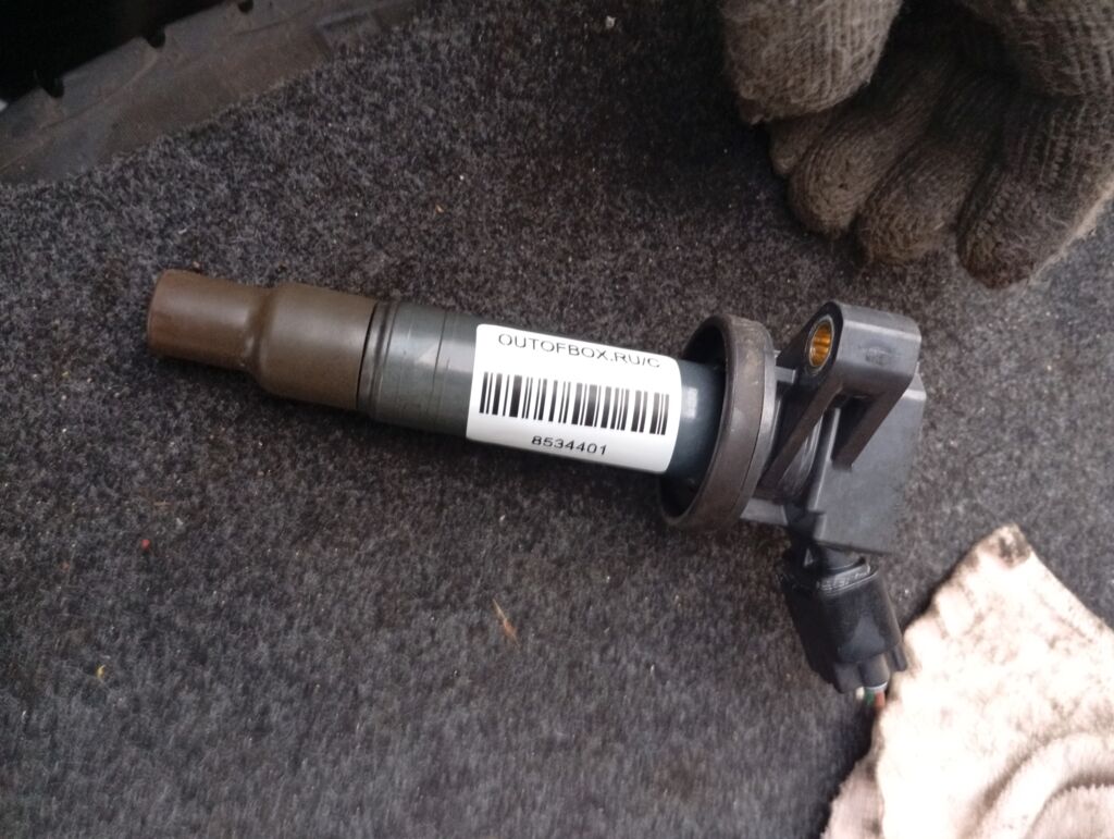 Катушка зажигания на Toyota Passo KGC10 1KR-FE 90919-02239  90919-02262  LC-016-2646