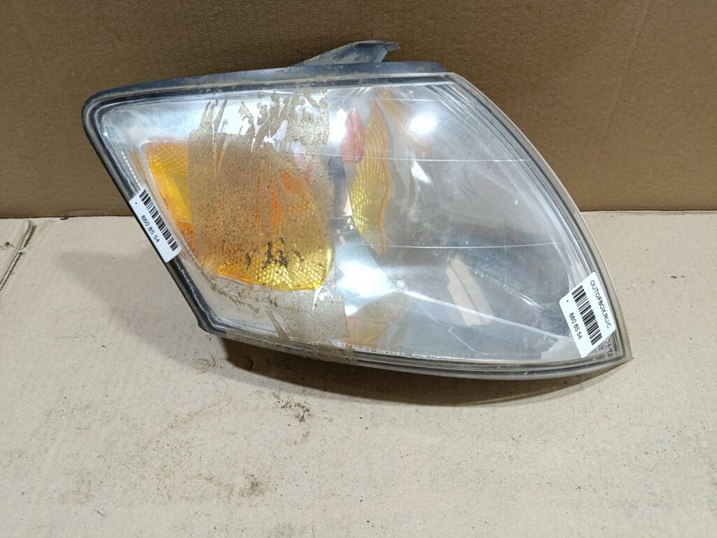 Поворотник к фаре на Mazda Mpv LW5W R4149, Правое расположение
