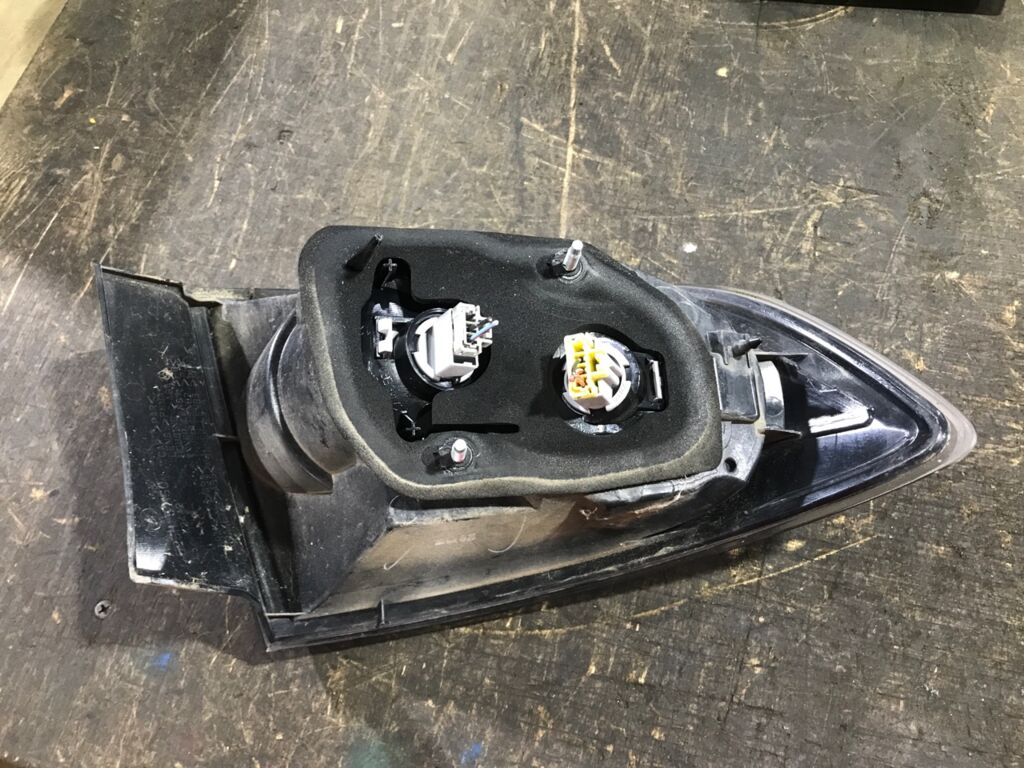 Стоп P6340 P6340 на Mazda Axela BK5P Фото 2